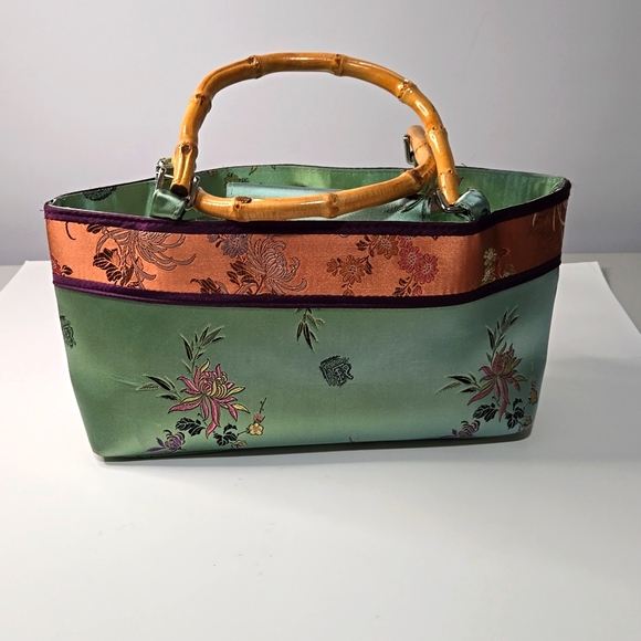 NWT  Yans NY 100% Rayon Embroidered Purse - Picture 3 of 9